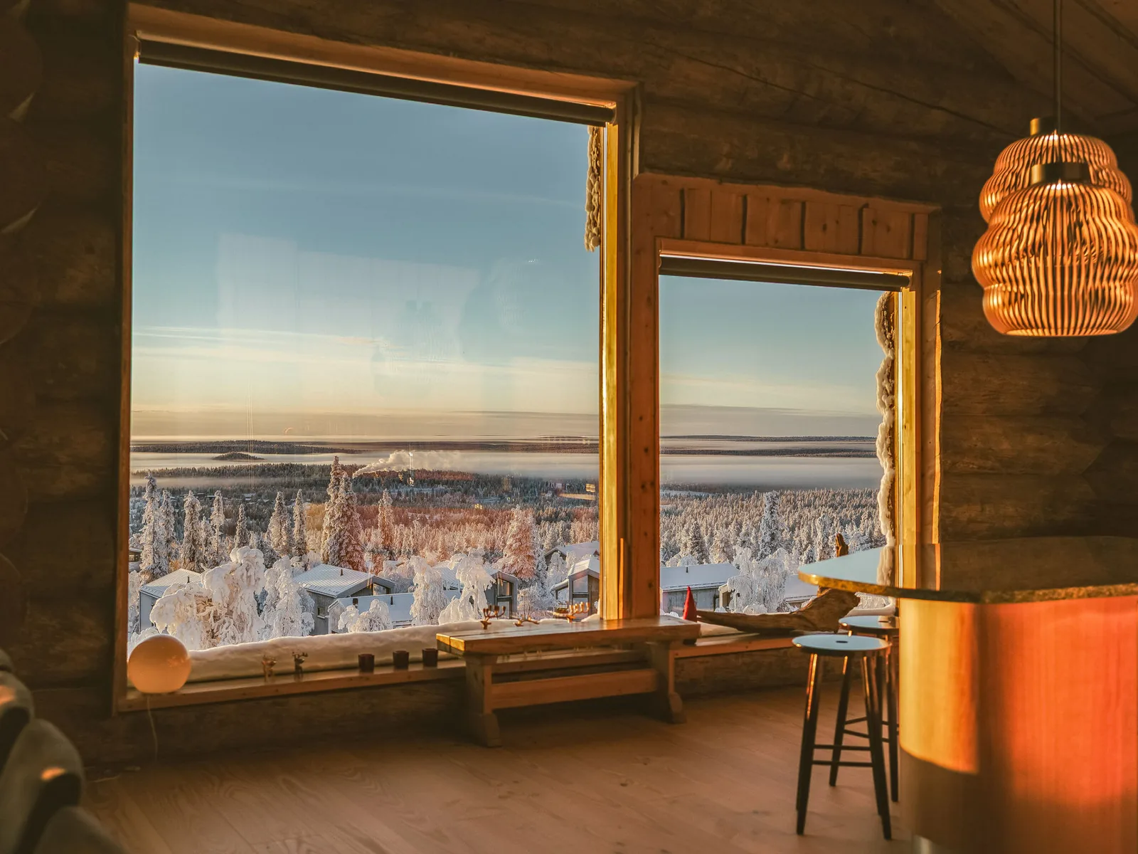 A window seat at Uuvana looking over the frozen forest